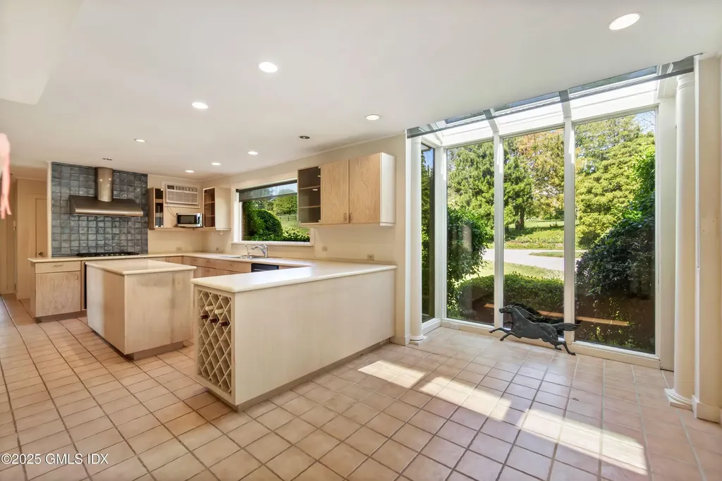 21 Aiken Road Greenwich CT 06831