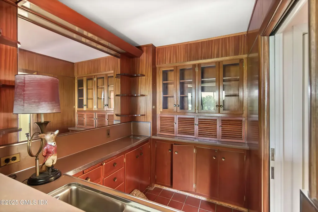 21 Aiken Road Greenwich CT 06831