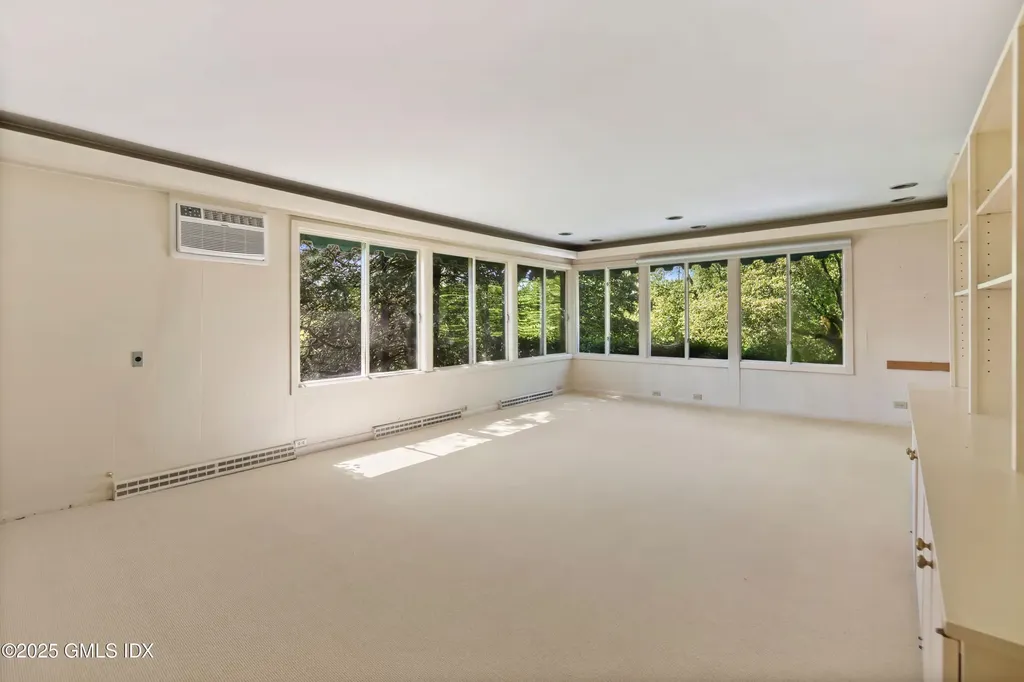 21 Aiken Road Greenwich CT 06831