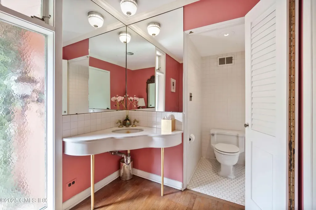 21 Aiken Road Greenwich CT 06831