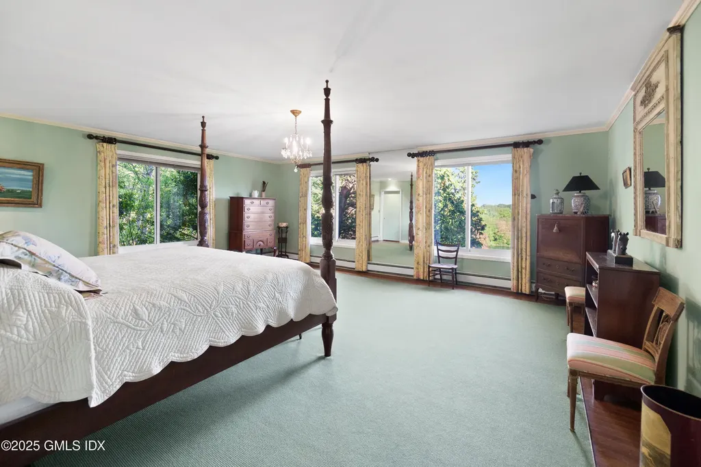 21 Aiken Road Greenwich CT 06831