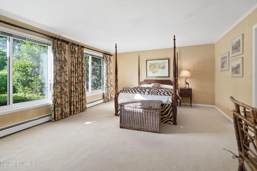 21 Aiken Road Greenwich CT 06831