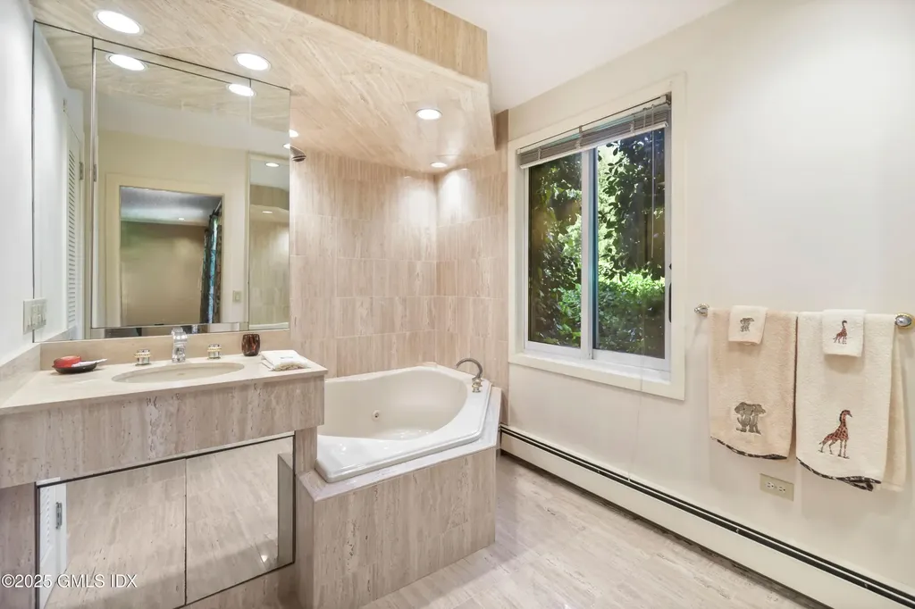 21 Aiken Road Greenwich CT 06831