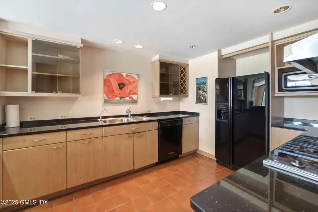 21 Aiken Road Greenwich CT 06831