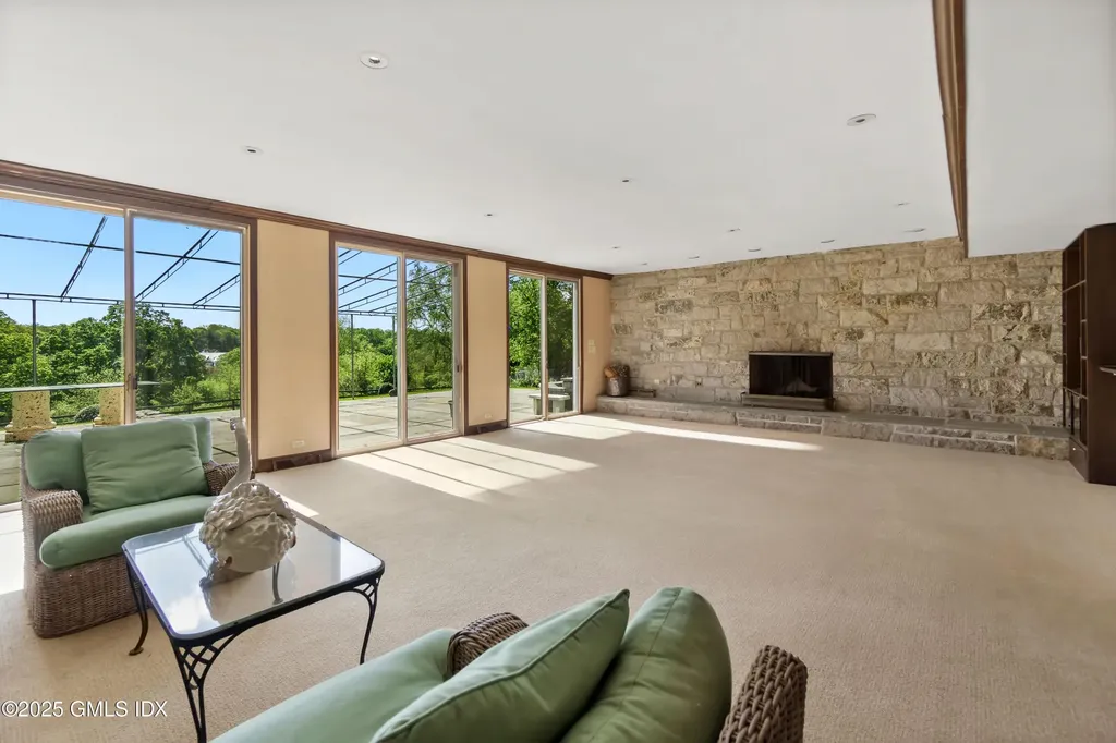 21 Aiken Road Greenwich CT 06831