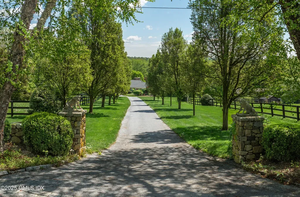 21 Aiken Road Greenwich CT 06831