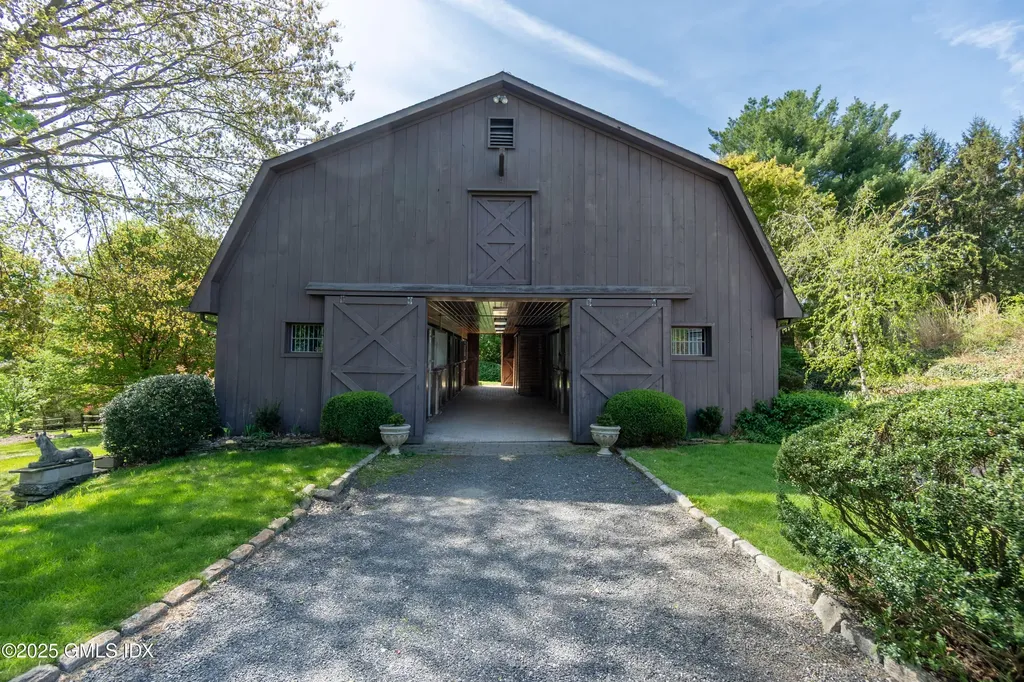 21 Aiken Road Greenwich CT 06831