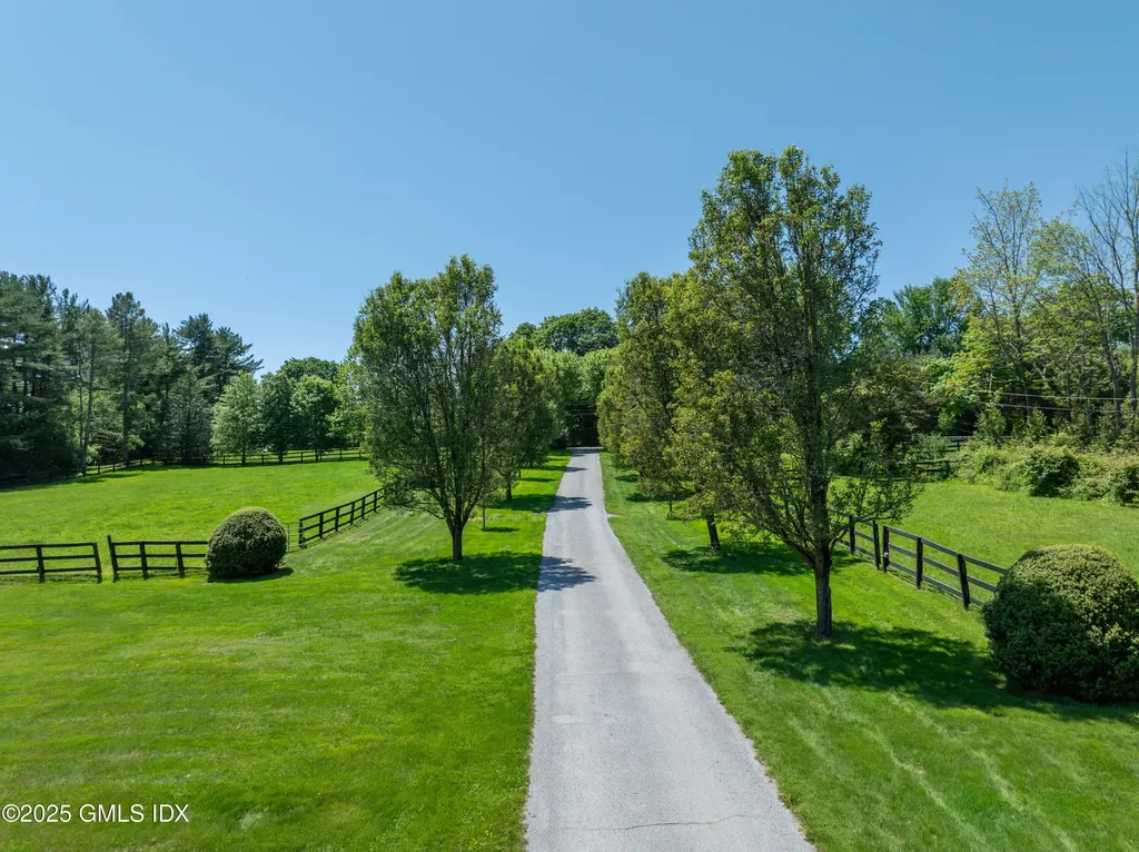 21 Aiken Road Greenwich CT 06831