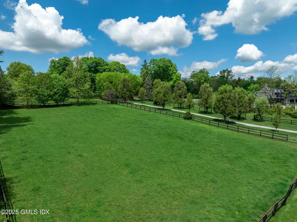 21 Aiken Road Greenwich CT 06831