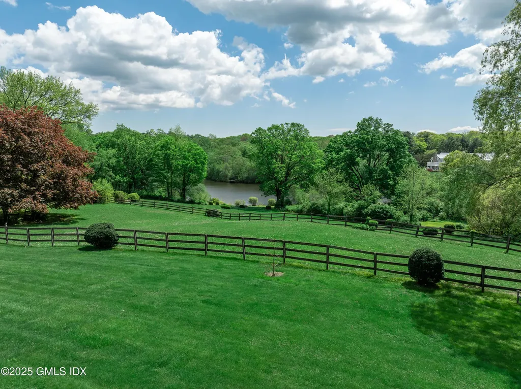 21 Aiken Road Greenwich CT 06831