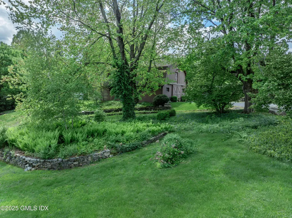 21 Aiken Road Greenwich CT 06831