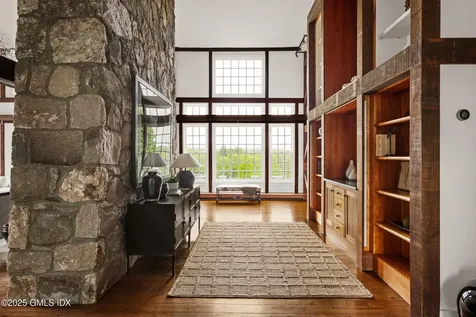 945 Oenoke Ridge New Canaan CT 06840