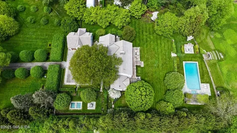 945 Oenoke Ridge New Canaan CT 06840