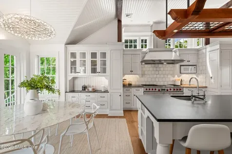 945 Oenoke Ridge New Canaan CT 06840