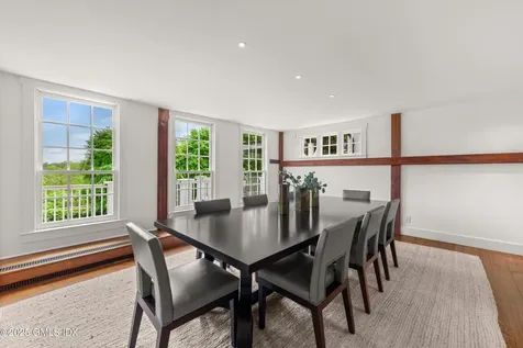 945 Oenoke Ridge New Canaan CT 06840