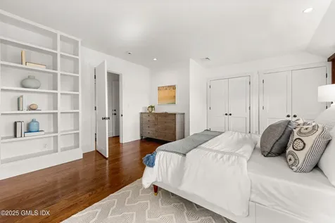 945 Oenoke Ridge New Canaan CT 06840