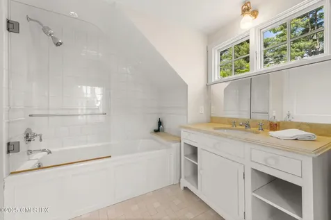 945 Oenoke Ridge New Canaan CT 06840