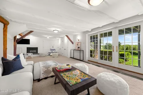 945 Oenoke Ridge New Canaan CT 06840