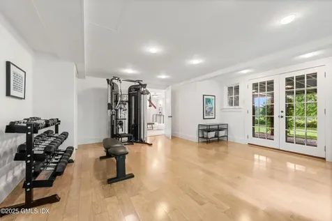 945 Oenoke Ridge New Canaan CT 06840