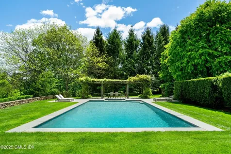 945 Oenoke Ridge New Canaan CT 06840
