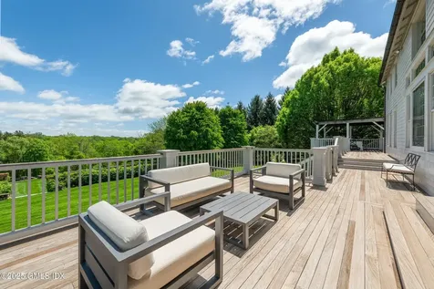 945 Oenoke Ridge New Canaan CT 06840
