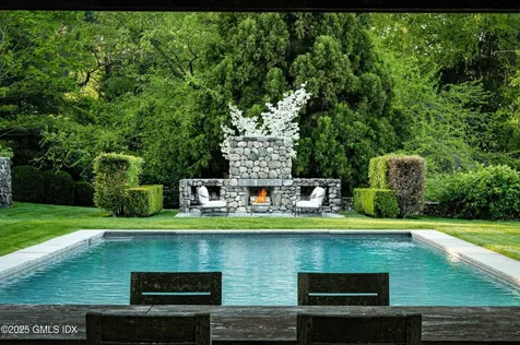 945 Oenoke Ridge New Canaan CT 06840