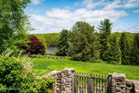 945 Oenoke Ridge New Canaan CT 06840