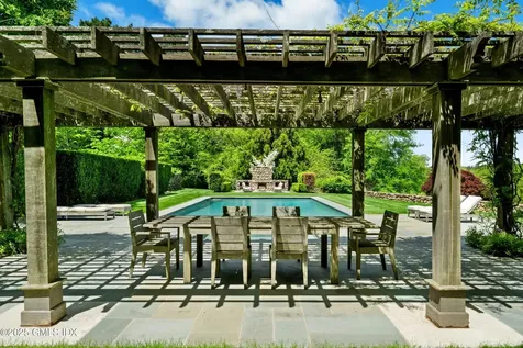 945 Oenoke Ridge New Canaan CT 06840