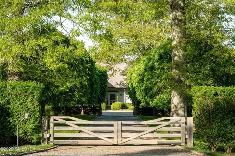 945 Oenoke Ridge New Canaan CT 06840
