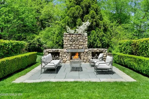 945 Oenoke Ridge New Canaan CT 06840