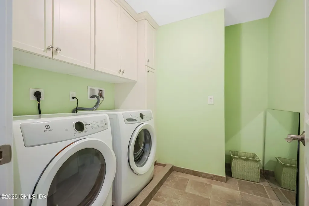 51 Forest Avenue Old Greenwich CT 06870