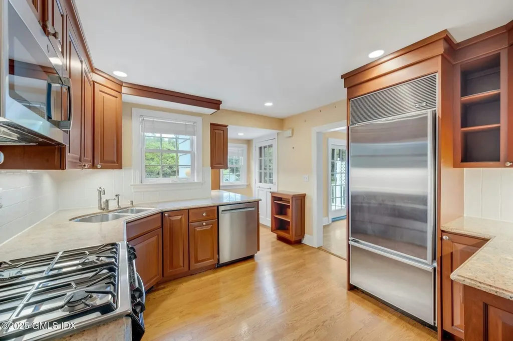 6 Perryridge Road Greenwich CT 06830