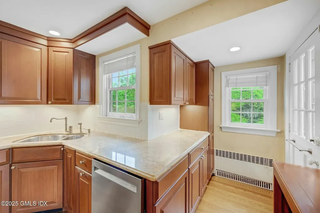 6 Perryridge Road Greenwich CT 06830