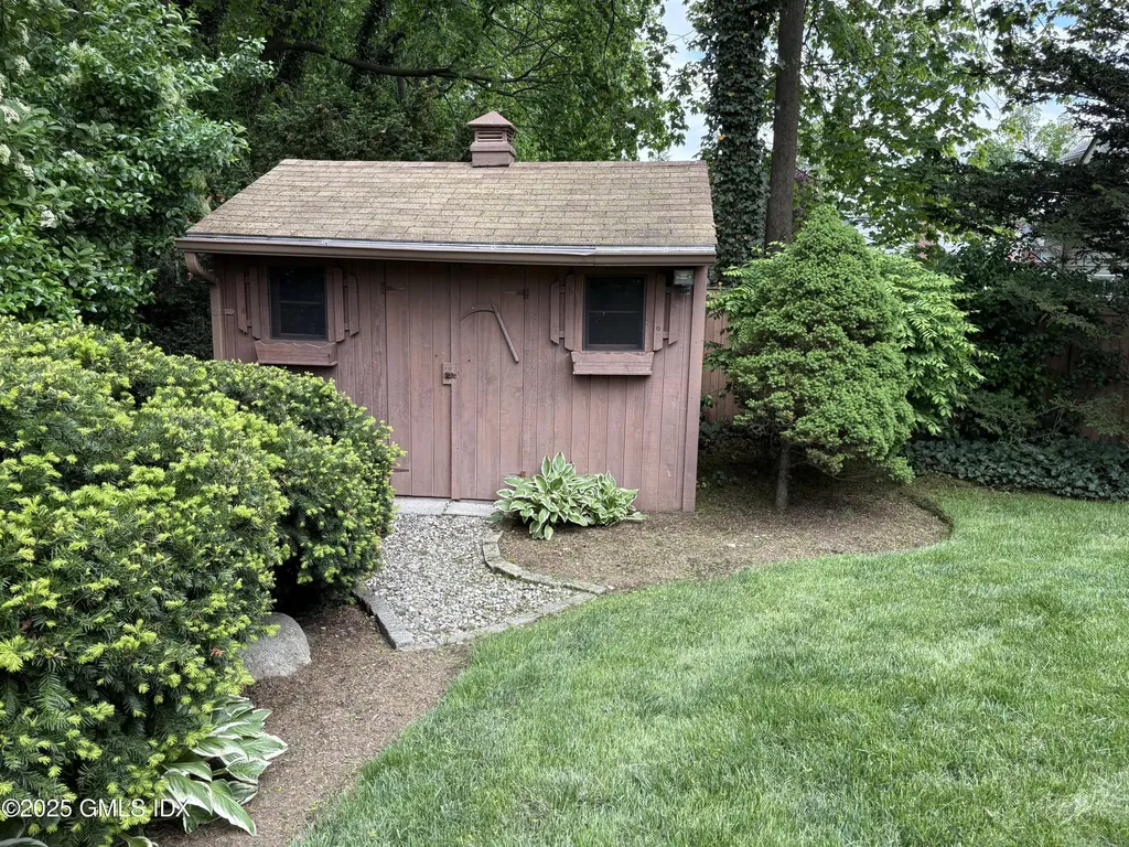 7 Brook Crossway Greenwich CT 06831