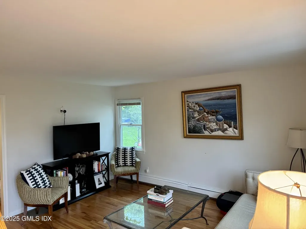 21 W Division Street Greenwich CT 06830