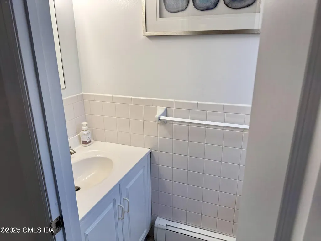 21 W Division Street Greenwich CT 06830