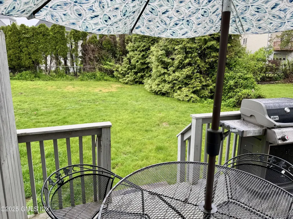 21 W Division Street Greenwich CT 06830