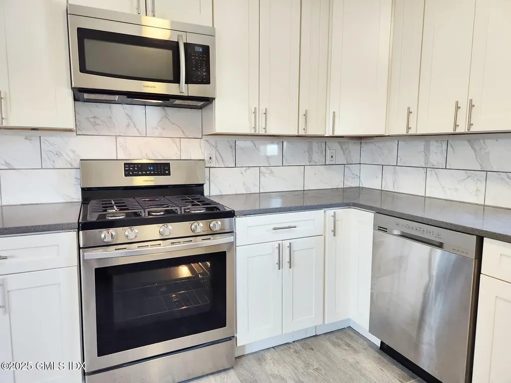 30 Woodland Drive Greenwich CT 06830