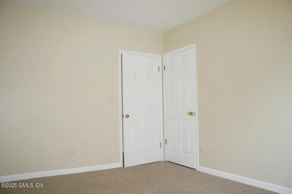 30 Woodland Drive Greenwich CT 06830