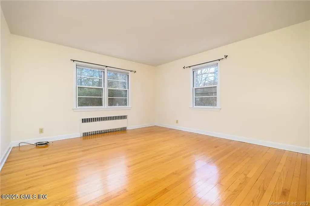 31 Cognewaugh Road Cos Cob CT 06807