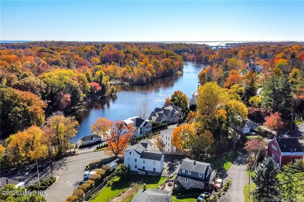 31 Cognewaugh Road Cos Cob CT 06807