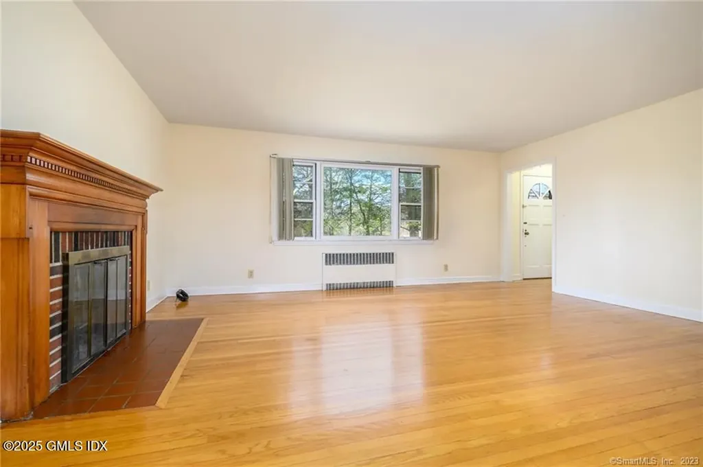 31 Cognewaugh Road Cos Cob CT 06807