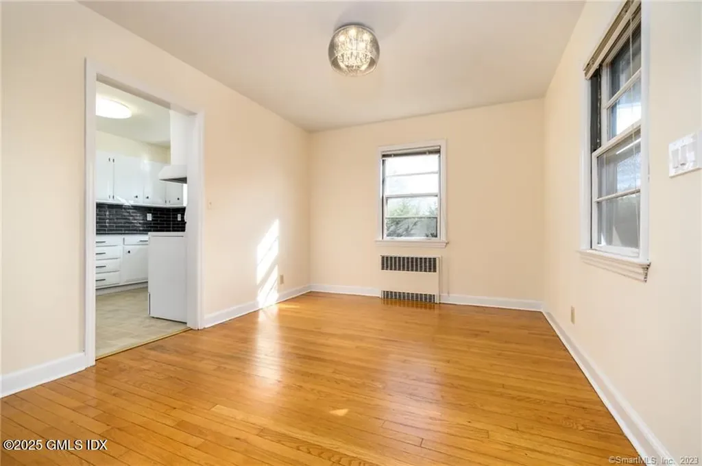 31 Cognewaugh Road Cos Cob CT 06807