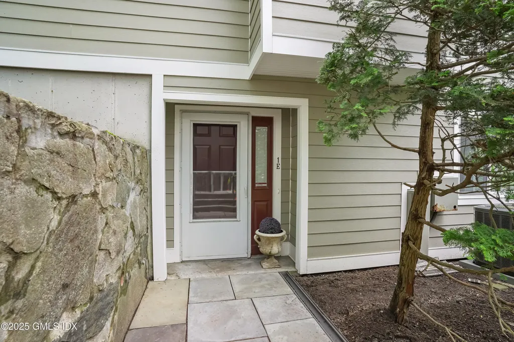 333 Palmer Hill Road Riverside CT 06878