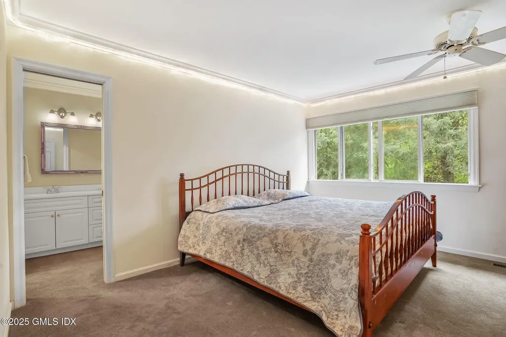 34 Silo Circle Riverside CT 06878