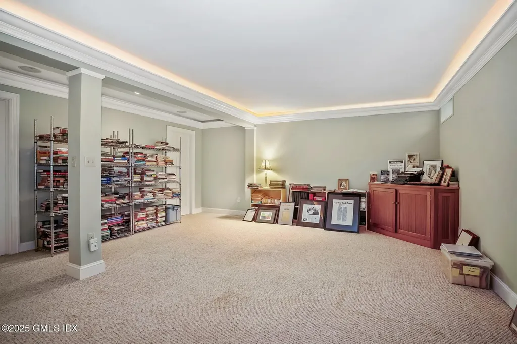 34 Silo Circle Riverside CT 06878