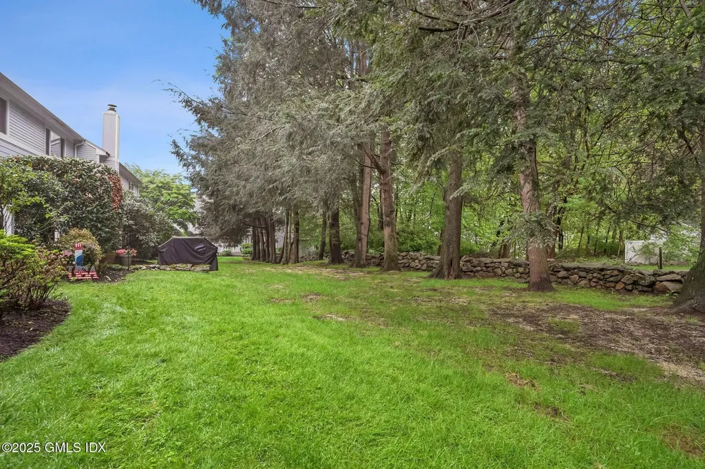 34 Silo Circle Riverside CT 06878