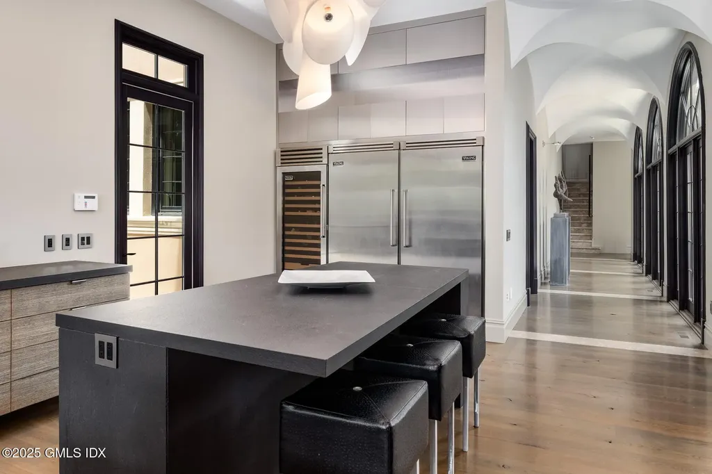 41 Meadow Wood Drive Greenwich CT 06830