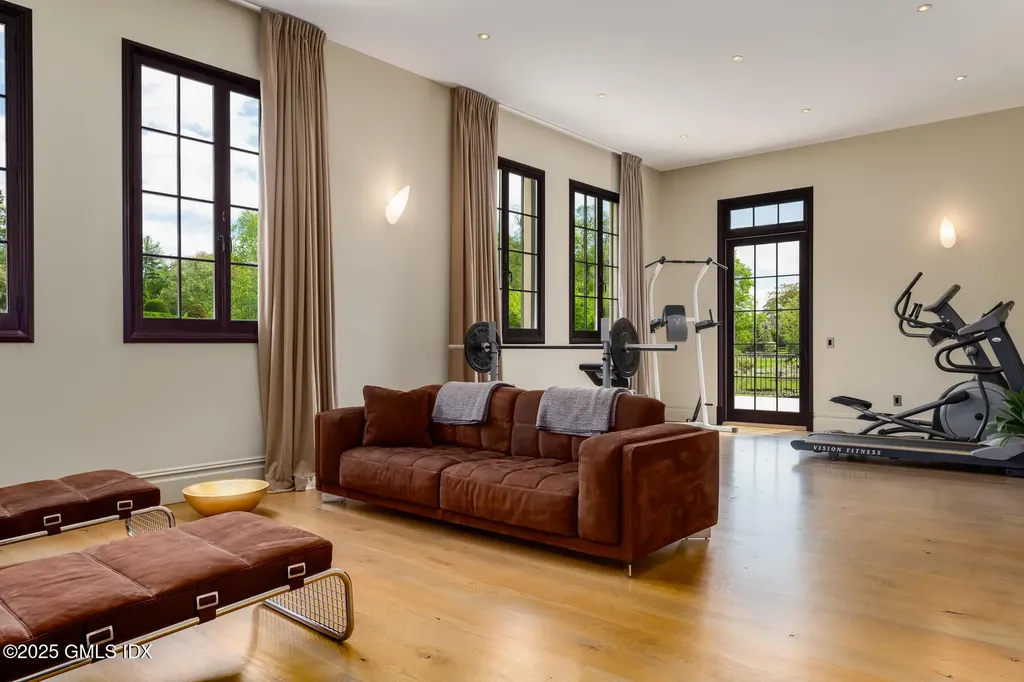 41 Meadow Wood Drive Greenwich CT 06830