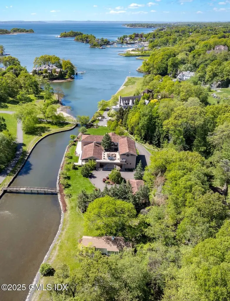 41 Meadow Wood Drive Greenwich CT 06830